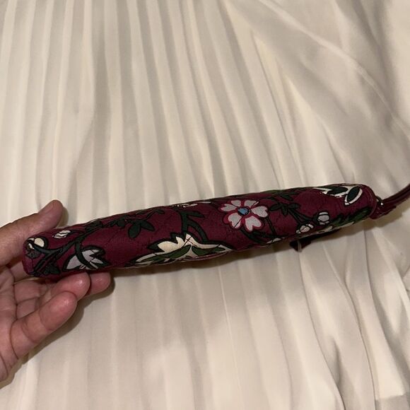 Vera Bradley Bordeaux Blooms Burgundy Large Quilted Floral Wristlet RFID Wallet - Picture 4 of 12